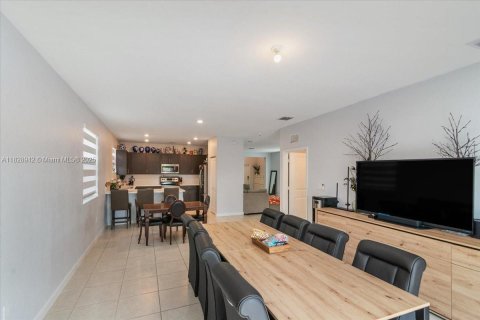 House in Homestead, Florida 5 bedrooms, 269.88 sq.m. № 1800919 - photo 23