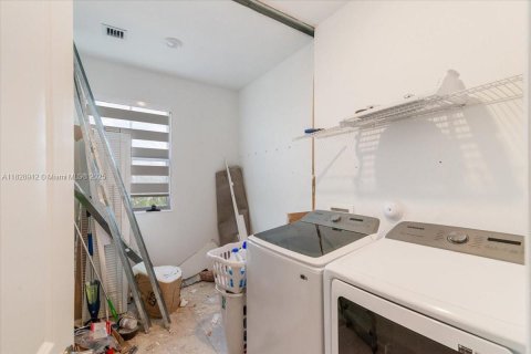 House in Homestead, Florida 5 bedrooms, 269.88 sq.m. № 1800919 - photo 27