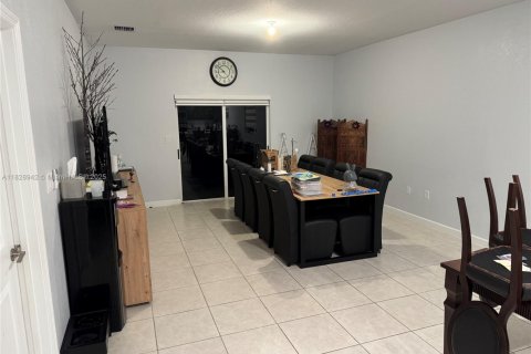 House in Homestead, Florida 5 bedrooms, 269.88 sq.m. № 1800919 - photo 10