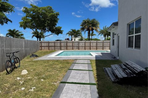 House in Homestead, Florida 5 bedrooms, 269.88 sq.m. № 1800919 - photo 6