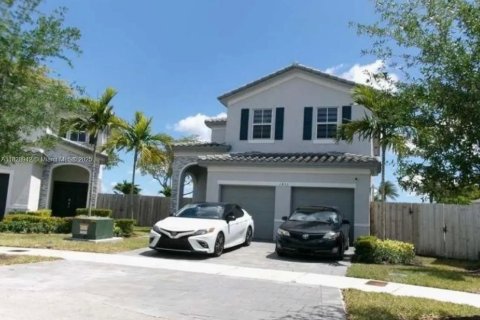 House in Homestead, Florida 5 bedrooms, 269.88 sq.m. № 1800919 - photo 5