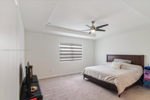 House in Homestead, Florida 5 bedrooms, 269.88 sq.m. № 1800919 - photo 13