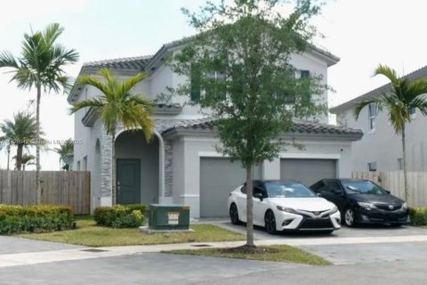 House in Homestead, Florida 5 bedrooms, 269.88 sq.m. № 1800919 - photo 7