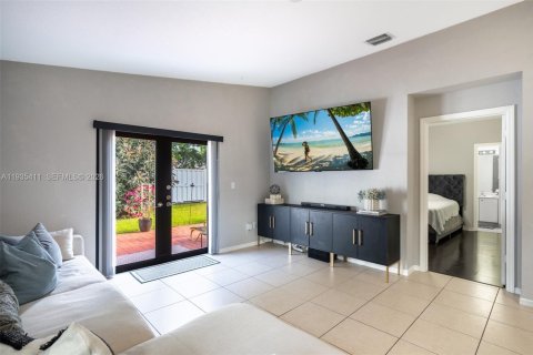 Villa ou maison à vendre à Miramar, Floride: 3 chambres, 142.6 m2 № 1997614 - photo 16