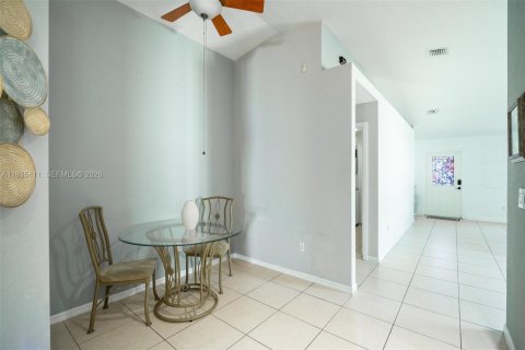 Villa ou maison à vendre à Miramar, Floride: 3 chambres, 142.6 m2 № 1997614 - photo 14