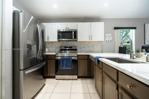 Villa ou maison à vendre à Miramar, Floride: 3 chambres, 142.6 m2 № 1997614 - photo 11