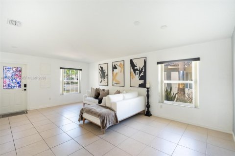 Villa ou maison à vendre à Miramar, Floride: 3 chambres, 142.6 m2 № 1997614 - photo 8