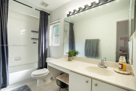 Villa ou maison à vendre à Miramar, Floride: 3 chambres, 142.6 m2 № 1997614 - photo 20