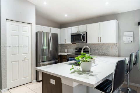 Villa ou maison à vendre à Miramar, Floride: 3 chambres, 142.6 m2 № 1997614 - photo 10