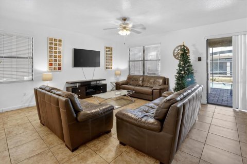 Villa ou maison à vendre à Davenport, Floride: 8 chambres, 363.15 m2 № 2136842 - photo 15