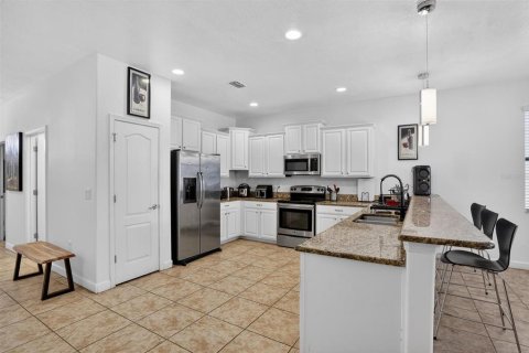 Villa ou maison à vendre à Davenport, Floride: 8 chambres, 363.15 m2 № 2136842 - photo 2