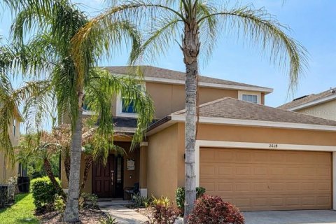 Casa en Kissimmee, Florida 6 dormitorios, 260.68 m2 № 2142303