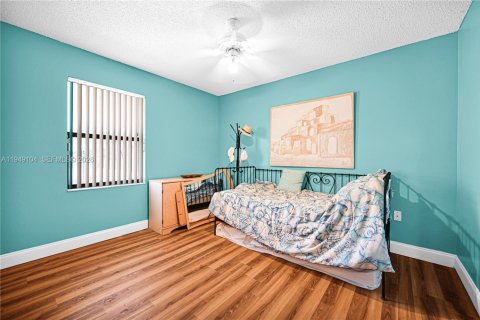 Casa en venta en Pembroke Pines, Florida, 4 dormitorios, 257.9 m2 № 2006302 - foto 26