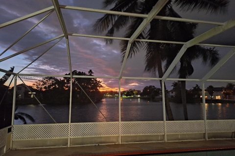 Casa en venta en Pembroke Pines, Florida, 4 dormitorios, 257.9 m2 № 2006302 - foto 8