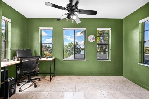 Casa en venta en Pembroke Pines, Florida, 4 dormitorios, 257.9 m2 № 2006302 - foto 22