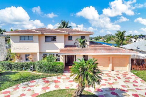 Casa en Pembroke Pines, Florida 4 dormitorios, 257.9 m2 № 2006302