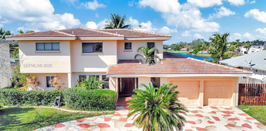 Casa en Pembroke Pines, Florida 4 dormitorios, 257.9 m2 № 2006302