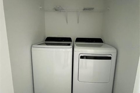 Adosado en venta en Kissimmee, Florida, 3 dormitorios, 156.91 m2 № 1810103 - foto 10
