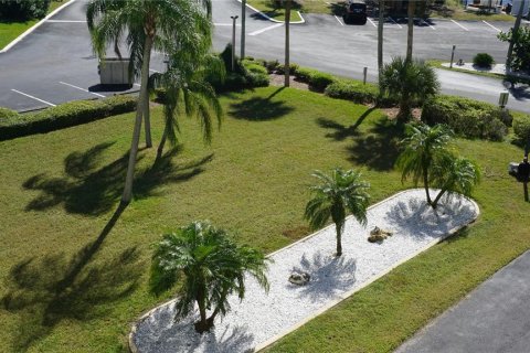 Condo in Hudson, Florida, 2 bedrooms  № 2430393 - photo 25