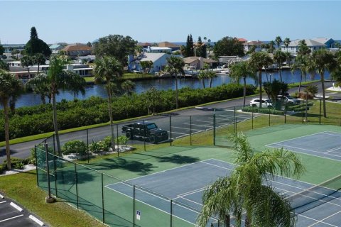 Condo in Hudson, Florida, 2 bedrooms  № 2430393 - photo 24