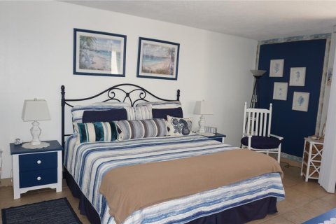Condo in Hudson, Florida, 2 bedrooms  № 2430393 - photo 11