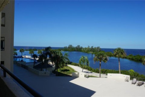 Condo in Hudson, Florida, 2 bedrooms  № 2430393