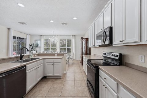 Casa en venta en Kissimmee, Florida, 6 dormitorios, 326.27 m2 № 1773000 - foto 16