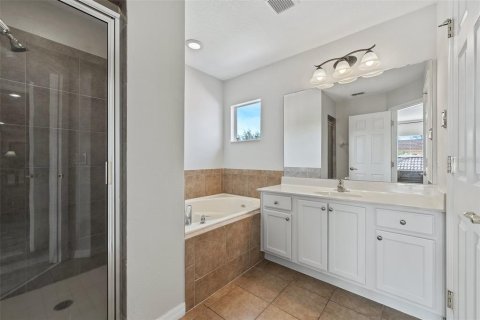 Casa en venta en Kissimmee, Florida, 6 dormitorios, 326.27 m2 № 1773000 - foto 26