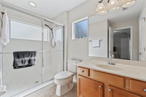 Casa en venta en Kissimmee, Florida, 6 dormitorios, 326.27 m2 № 1773000 - foto 29