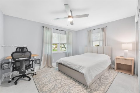 House in Delray Beach, Florida 2 bedrooms, 130.62 sq.m. № 2250452 - photo 17