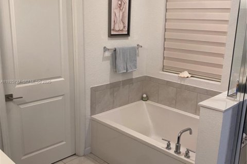 Villa ou maison à vendre à Homestead, Floride: 5 chambres, 273.5 m2 № 1984095 - photo 17