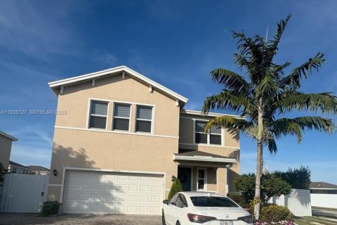 Villa ou maison à vendre à Homestead, Floride: 5 chambres, 273.5 m2 № 1984095 - photo 1