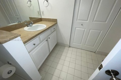 Touwnhouse à louer à Coral Springs, Floride: 3 chambres, 130.71 m2 № 2002160 - photo 21