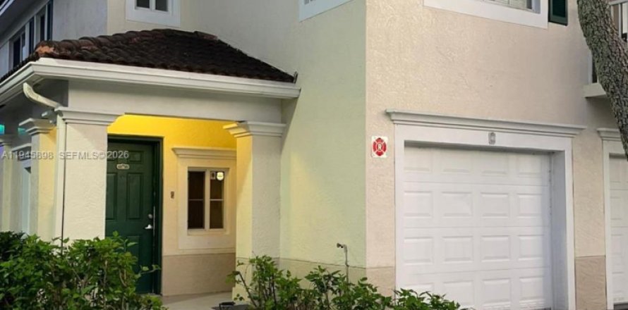 Touwnhouse à Coral Springs, Floride 3 chambres, 130.71 m2 № 2002160