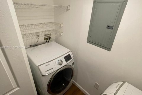 Touwnhouse à louer à Coral Springs, Floride: 3 chambres, 130.71 m2 № 2002160 - photo 8