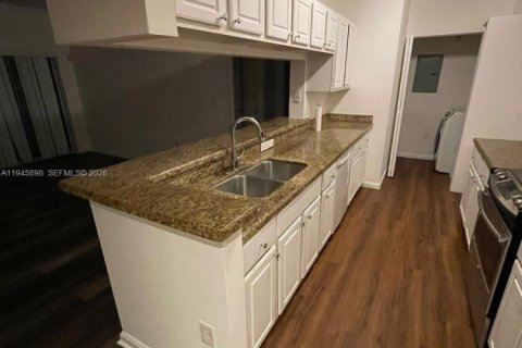 Touwnhouse à louer à Coral Springs, Floride: 3 chambres, 130.71 m2 № 2002160 - photo 4