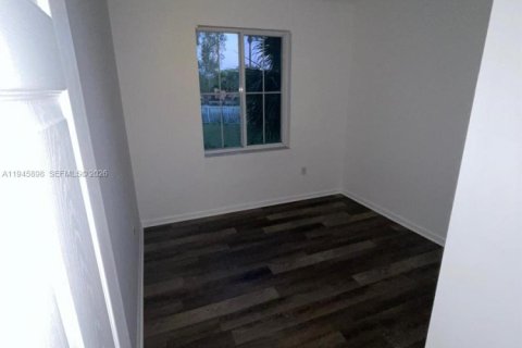 Touwnhouse à louer à Coral Springs, Floride: 3 chambres, 130.71 m2 № 2002160 - photo 13