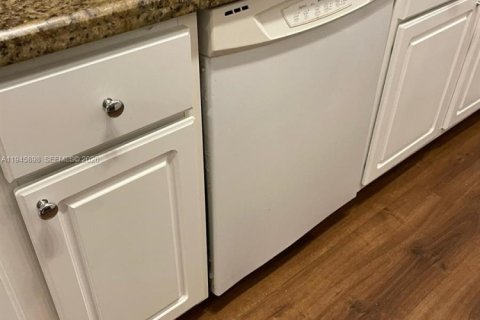 Touwnhouse à louer à Coral Springs, Floride: 3 chambres, 130.71 m2 № 2002160 - photo 6