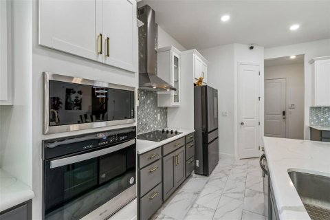 Casa en venta en Orlando, Florida, 6 dormitorios, 410.16 m2 № 2099025 - foto 13