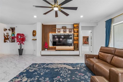 Casa en venta en Orlando, Florida, 6 dormitorios, 410.16 m2 № 2099025 - foto 6