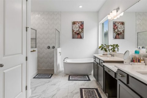 Casa en venta en Orlando, Florida, 6 dormitorios, 410.16 m2 № 2099025 - foto 22