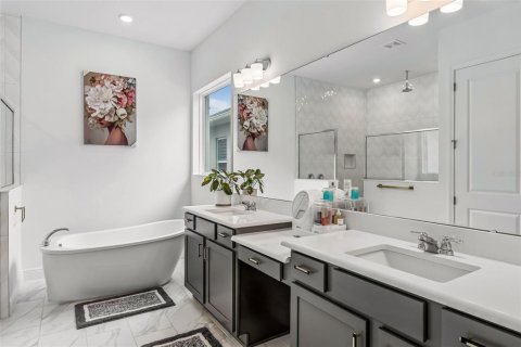 Casa en venta en Orlando, Florida, 6 dormitorios, 410.16 m2 № 2099025 - foto 23