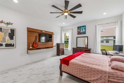 Casa en venta en Orlando, Florida, 6 dormitorios, 410.16 m2 № 2099025 - foto 21