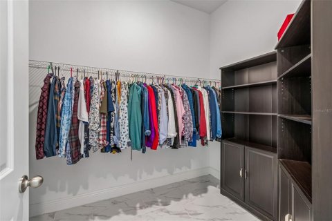 Casa en venta en Orlando, Florida, 6 dormitorios, 410.16 m2 № 2099025 - foto 28