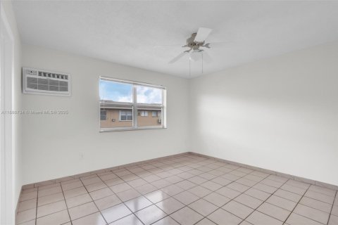 Copropriété à louer à Hialeah, Floride: 1 chambre, 54.91 m2 № 1983417 - photo 11