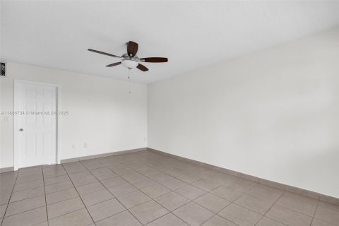 Copropriété à louer à Hialeah, Floride: 1 chambre, 54.91 m2 № 1983417 - photo 4