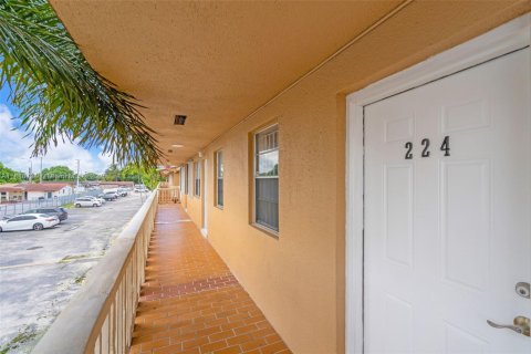 Copropriété à louer à Hialeah, Floride: 1 chambre, 54.91 m2 № 1983417 - photo 3