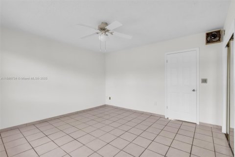 Copropriété à louer à Hialeah, Floride: 1 chambre, 54.91 m2 № 1983417 - photo 12