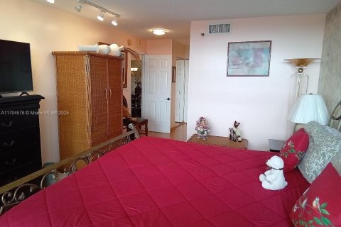 Condominio en venta en Pembroke Pines, Florida, 2 dormitorios № 1977320 - foto 26