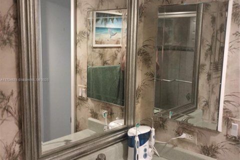 Condominio en venta en Pembroke Pines, Florida, 2 dormitorios № 1977320 - foto 21